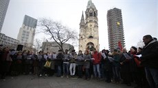 Lidé v Berlíne uctili památku obtí pondlního útoku (21. prosince 2016)