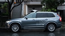 Autonomní prototyp Volva XC90 při testech Uberu v San Francisku Autonomní prototyp Volva XC90 při testech Uberu v San Francisku