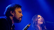 Koncert pro Itibo v Pardubicích. Aneta Langerová a klavírista Jakub Zitko.