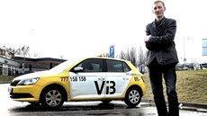 Adam Hromada si za volantem taxíku splnil životní sen. „Největší sranda je se... Adam Hromada si za volantem taxíku splnil životní sen. „Největší sranda je se...