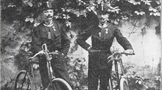 Cyklohlídka brněnských strážníků z roku 1906. Cyklohlídka brněnských strážníků z roku 1906.