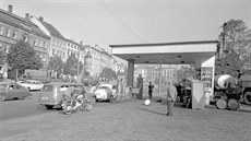 Přímo uprostřed dnešního Masarykova náměstí v Jihlavě fungovala čerpací stanice... Přímo uprostřed dnešního Masarykova náměstí v Jihlavě fungovala čerpací stanice...