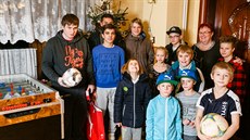 Děti v dětském domově v Klánovicích. Některé na Vánoce odjedou ke svým... Děti v dětském domově v Klánovicích. Některé na Vánoce odjedou ke svým...