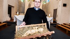 Římskokatolický kněz Jiří Korda má o Vánocích napilno. Spát chodí až k ránu... Římskokatolický kněz Jiří Korda má o Vánocích napilno. Spát chodí až k ránu...