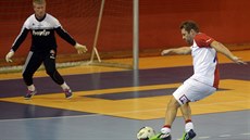 Karel Piták ze Slavie (vpravo) a David Šimon z Bohemians Praha 1905 při... Karel Piták ze Slavie (vpravo) a David Šimon z Bohemians Praha 1905 při...