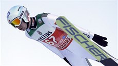 Kamil Stoch v kvalifikaci závodu Turné ty mstk v Oberstdorfu.