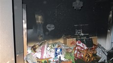 Při požáru bytu v sedmém patře prostějovského domu se nadýchala zplodin jeho... Při požáru bytu v sedmém patře prostějovského domu se nadýchala zplodin jeho...