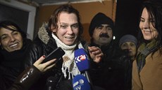 Turecká spisovatelka a novináka Asli Erdoganová, kterou soud propustil po...