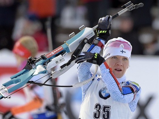 Kaisa Mäkäräinenová pi sprintu v Oberhofu.