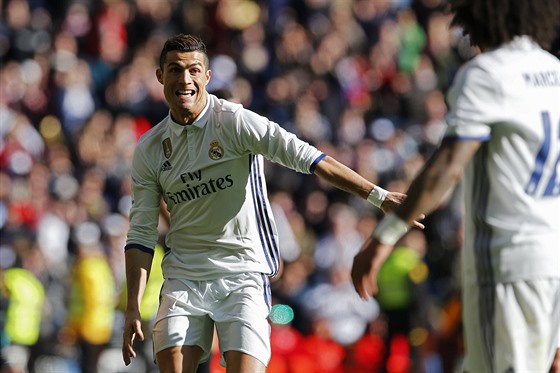Cristiano Ronaldo z Realu Madrid oslavuje vstelenou branku v zápase proti...