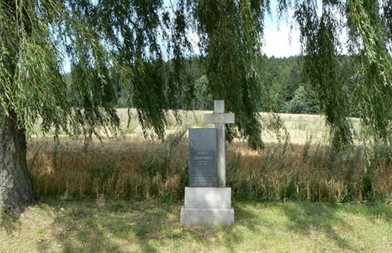 Pomník Josefa Maree v pelhimovské místní ásti Skrýov.