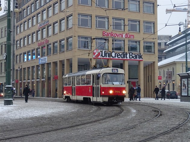 Jedna z posledních tramvají Tatra T3 ev. . 7174 bez pestavby v provozu