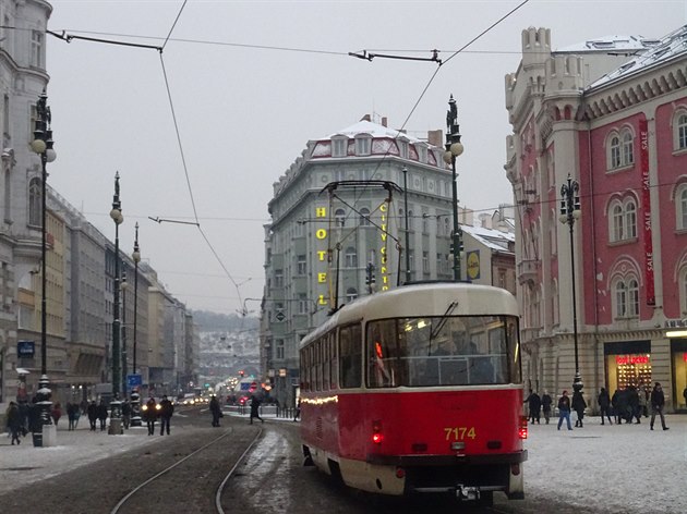 Jedna z posledních tramvají Tatra T3 ev. . 7174 bez pestavby v provozu