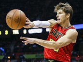 Kyle Korver v dresu Atlanty bhem utkn se San Antoniem