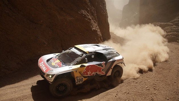 Francouzsk zvodnk Stephane Peterhansel slavil vtzstv ve 3. etap Rallye Dakar.
