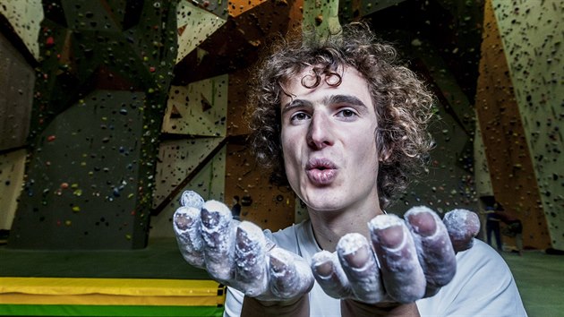 Adam Ondra pat mezi svtovou elitu ve sportovnm i soutnm lezen.