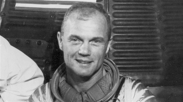 John Glenn v roce 1962 bhem projektu Mercury