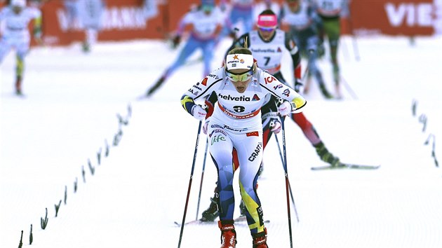 vdsk lyaka Stina Nilssonov ve skiatlonu v Oberstdorfu.