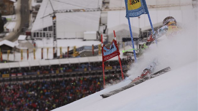 Marcel Hirscher v obm slalomu v Adelbodenu