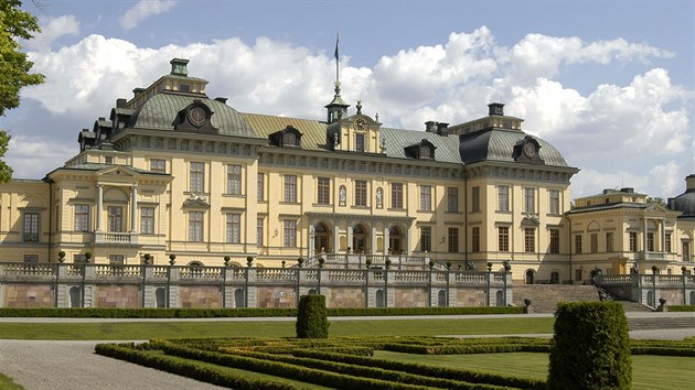 Drottningholmsk palc ve Stockholmu, jemu pezdvaj Versailles Severu.