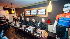 Členové nového českého týmu Topforex Lapierre. Členové nového českého týmu Topforex Lapierre.