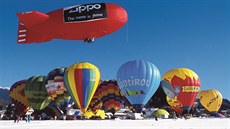 Druhý lednový týden se kadoron koná v Toblachu balonový festival a v údolí...
