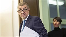 Ministr financí Andrej Babiš přichází na tiskovou konferenci k zveřejnění... Ministr financí Andrej Babiš přichází na tiskovou konferenci k zveřejnění...