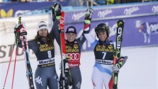 Tessa Worleyová (uprostřed) slaví triumf v obřím slalomu v Mariboru, vlevo je... Tessa Worleyová (uprostřed) slaví triumf v obřím slalomu v Mariboru, vlevo je...