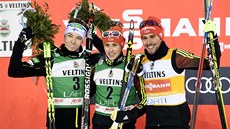TI NEJLEPŠÍ SDRUŽENÁŘI Z LAHTI. Zleva druhý Eero Hirvonen, vítěz Eric Frenzel a... TI NEJLEPŠÍ SDRUŽENÁŘI Z LAHTI. Zleva druhý Eero Hirvonen, vítěz Eric Frenzel a...