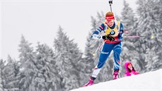 Gabriela Koukalová na trati závodu s hromadným startem v Oberhofu