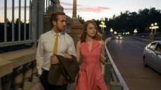 Ryan Gosling a Emma Stone ve filmu La La Land