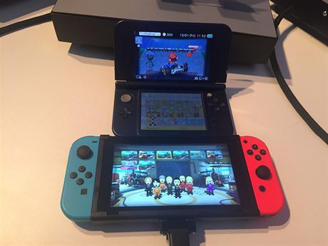 Porovnn konzol Switch a 3DS.