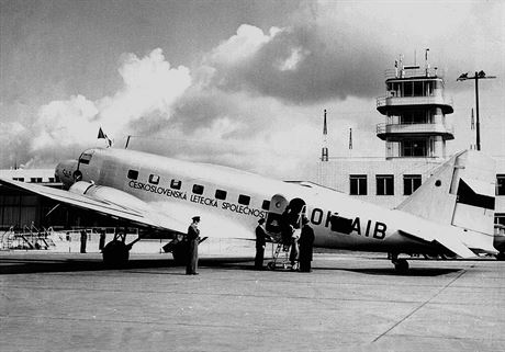 Od jara 1936 ltaly u LS modern americk Douglasy DC-2 celokovov konstrukce...