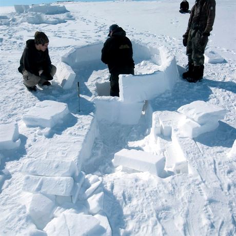 Takto stav igl Inuit v Kanad. Kvdry na stavbu si vyezvaj ze slehlho...