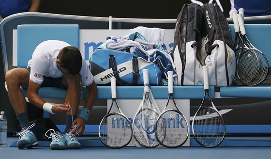 Srbský tenista Novak Djokovi vypadl ve 2. kole Australian Open.