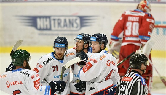 Vítkovití hokejisté (zleva) Jan Vytisk, Luká Kucsera, Michael Vandas a Patrik...