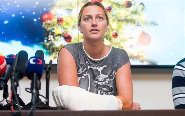 Tenistka Petra Kvitová na setkání s novinái po proputní z nemocnice. (23....