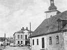 Náměstí v Bad Sangerbergu v roce 1932, tehdy tam ještě stával kostel.