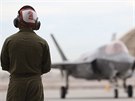 Prvn operan nasazen letoun F-35. Americk nmon pchota je nasadila na...