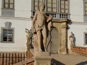 Socha Apollona na zámku Lysice. Socha Apollona na zámku Lysice.