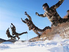 Instruktoi v nm dávkovali nároné atletické i bojové prvky.