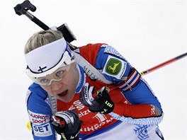 Finsk biatlonistka Kaisa Mkrinenov si jede v Ruhpoldingu pro vtzstv v...