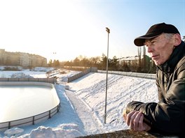 Bval hokejista Jaromr Meixner stoj na mst, kde stval star stadion za...