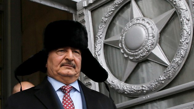 Libyjský generál Chalífa Haftar se v Moskv seel s ruským ministrem zahranií...