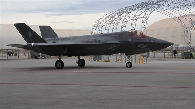 Prvn operan nasazen letoun F-35. Americk nmon pchota je nasadila na zkladnu Iwakuni v Japonsku.