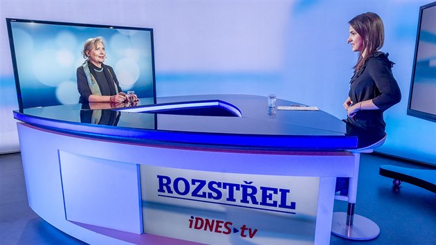 Dokumentaristka Helena Tetkov a modertorka Monika Zavelov v diskusnm poadu iDNES.tv Rozstel.