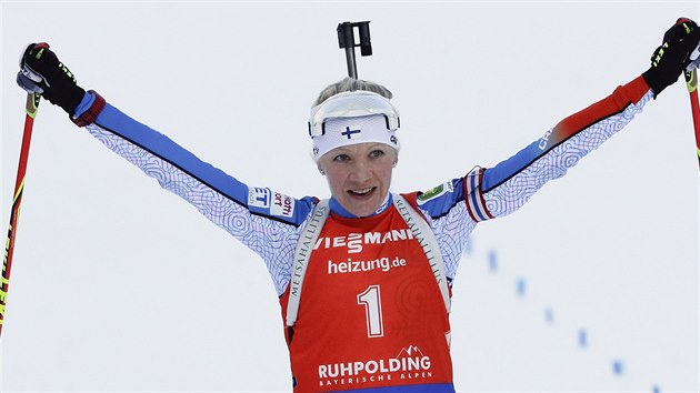 ZASE ZLAT. Finsk biatlonistka Kaisa Mkrinenov jednoznan ovldla v Ruhpoldingu i sthac zvod.