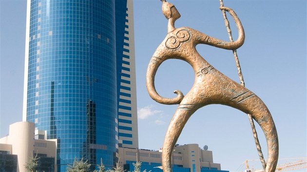 Hlavn msto Kazachstnu Astana ohrom modern architekturou.