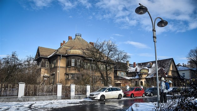 Grossmannova vila stoj v Ostrav mezi ulicemi Na Zapadlm a 28. jna, v sousedstv krajskho adu. (12. ledna 2017)