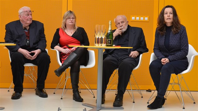 Vladimr lapeta, Petra Svobodov, Ivan Ruller (kmotr knihy) a Renata Vrabelov.